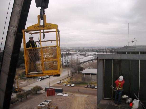 IMPSA Inspecciones y movimientos de carga con Grandes Gruas